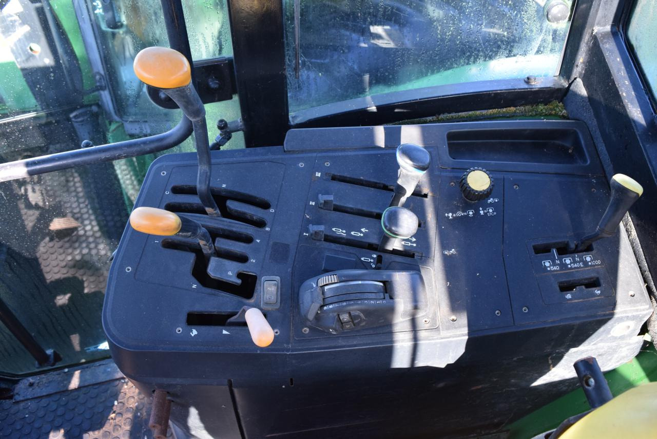 Traktor John Deere 6130: slika Traktor John Deere 6130 Traktor John Deere 6130: slika Traktor John Deere 6130