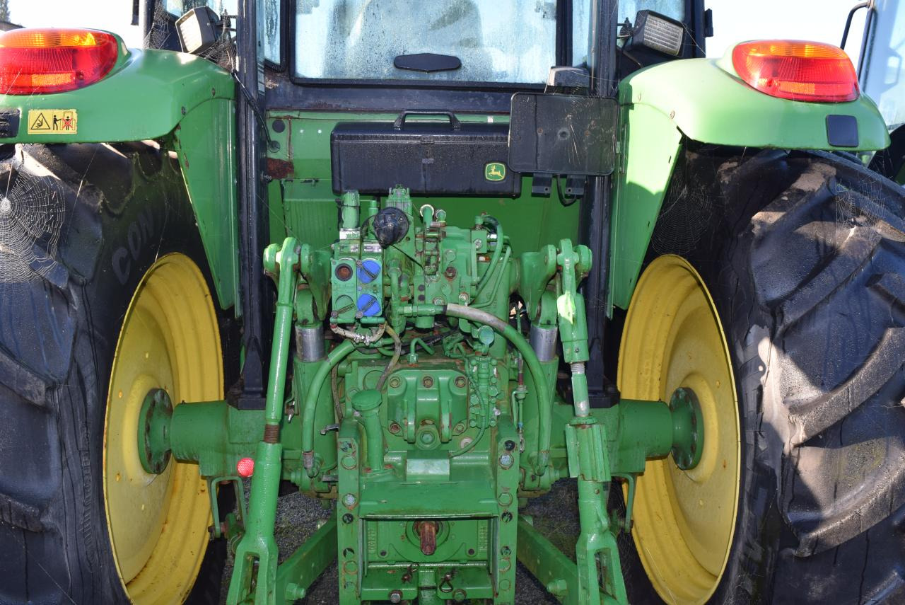 Traktor John Deere 6130: slika Traktor John Deere 6130 Traktor John Deere 6130: slika Traktor John Deere 6130