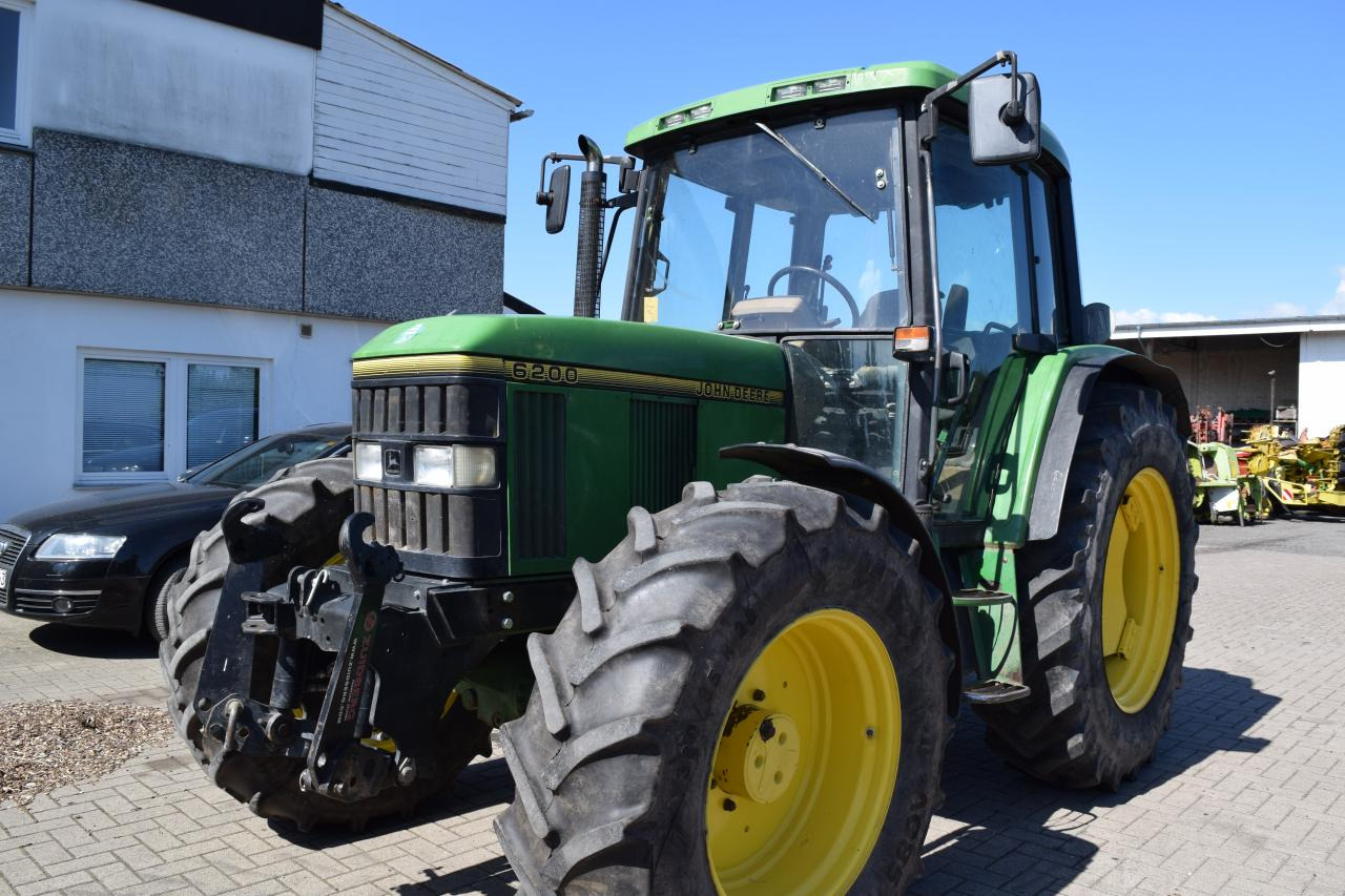 John Deere 6200 - Traktor: slika John Deere 6200 - Traktor John Deere 6200 - Traktor: slika John Deere 6200 - Traktor