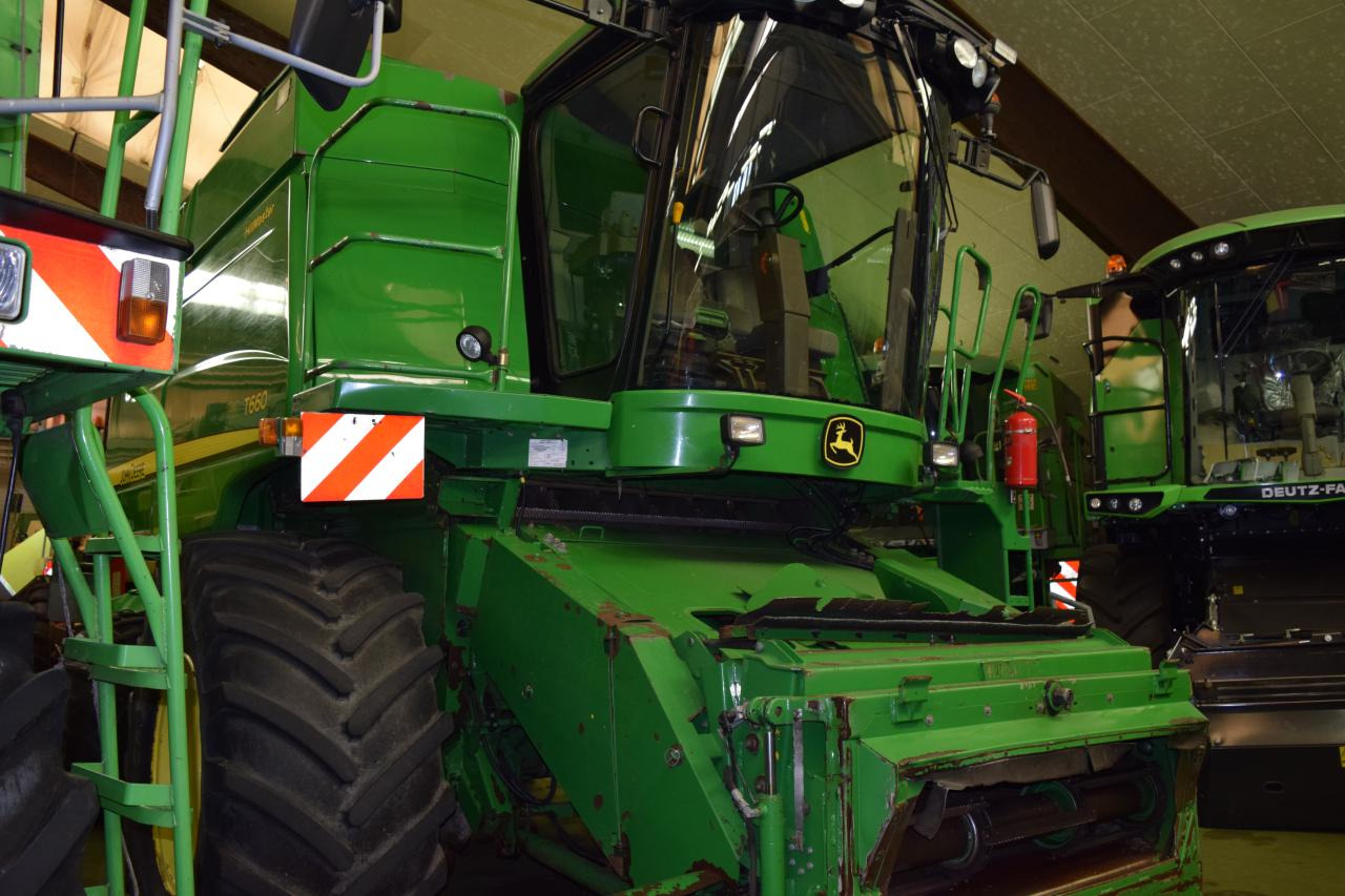 John Deere T 660 HM - Kombajn za žetvu: slika John Deere T 660 HM - Kombajn za žetvu John Deere T 660 HM - Kombajn za žetvu: slika John Deere T 660 HM - Kombajn za žetvu