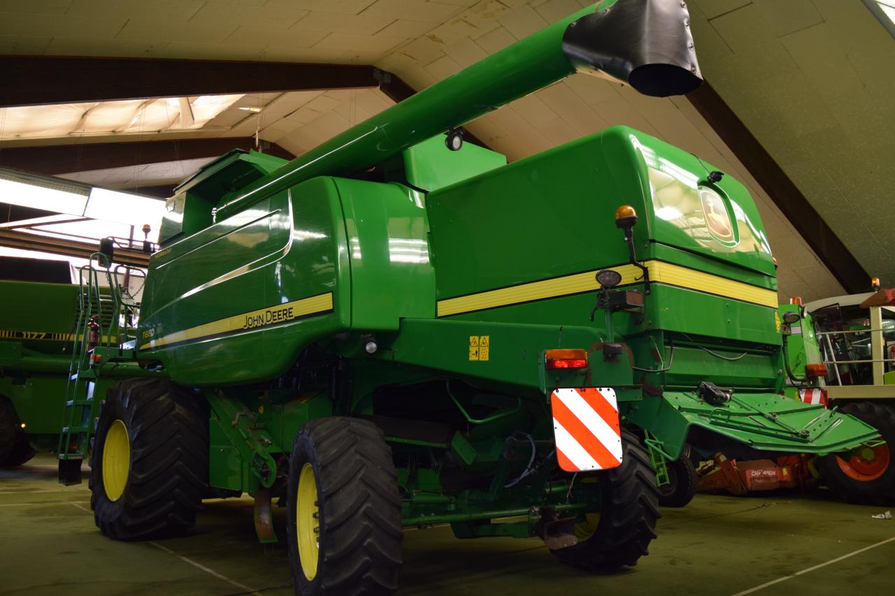 John Deere T 660 HM - Kombajn za žetvu: slika John Deere T 660 HM - Kombajn za žetvu John Deere T 660 HM - Kombajn za žetvu: slika John Deere T 660 HM - Kombajn za žetvu