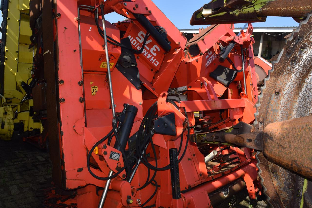 Kemper Champion 375 - Kombajn za kukuruz: slika Kemper Champion 375 - Kombajn za kukuruz Kemper Champion 375 - Kombajn za kukuruz: slika Kemper Champion 375 - Kombajn za kukuruz