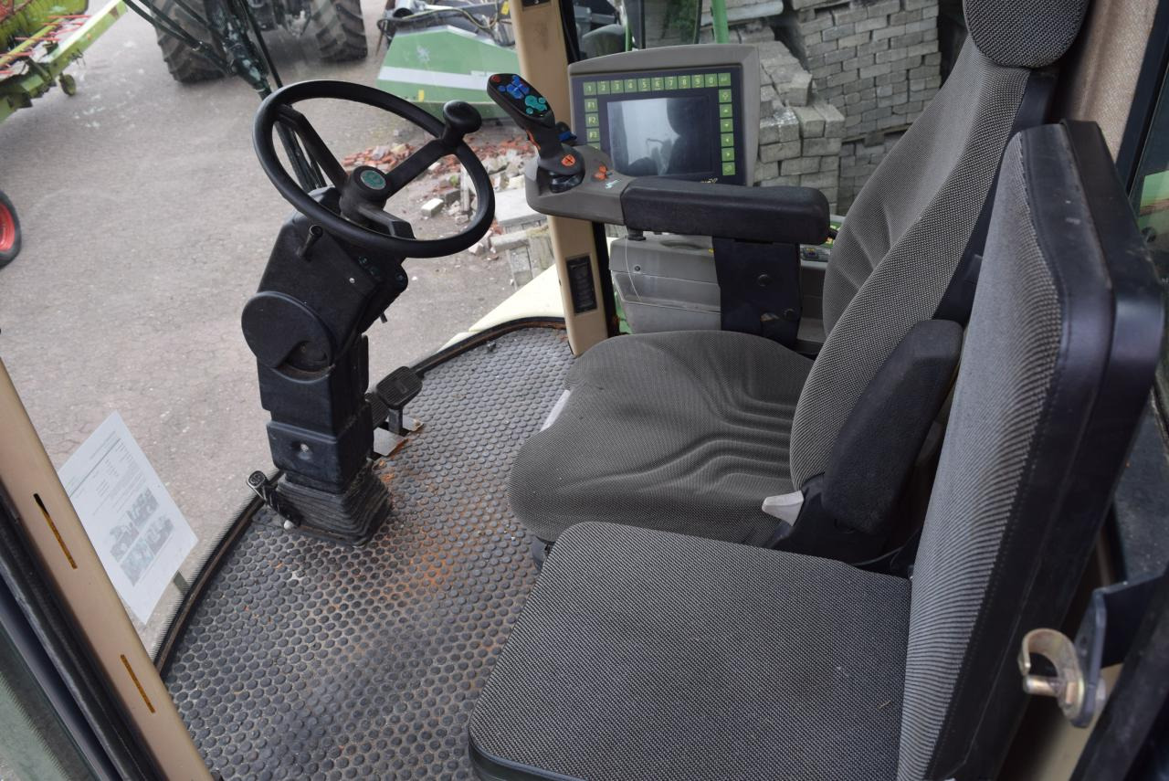 Zakup Krone BIG X V12 Krone BIG X V12: slika Zakup Krone BIG X V12 Krone BIG X V12