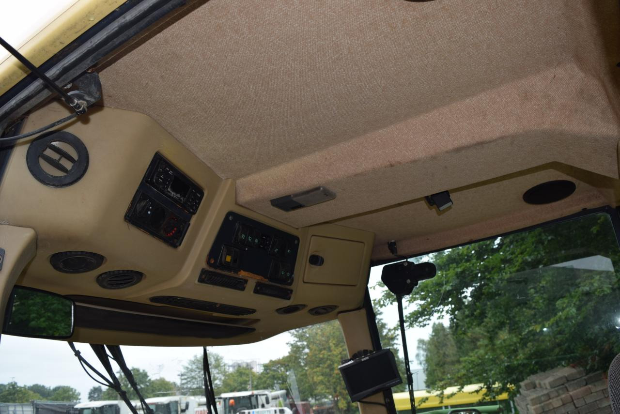 Zakup Krone BIG X V12 Krone BIG X V12: slika Zakup Krone BIG X V12 Krone BIG X V12