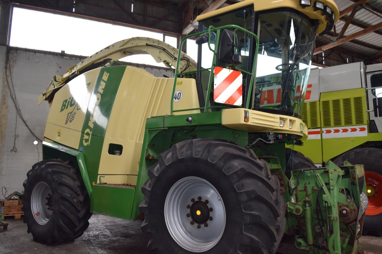 Krone Big X V8 - Silažni kombajn: slika Krone Big X V8 - Silažni kombajn Krone Big X V8 - Silažni kombajn: slika Krone Big X V8 - Silažni kombajn
