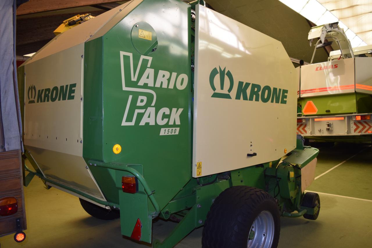Krone Vario Pack 1500 - Rolo balirka: slika Krone Vario Pack 1500 - Rolo balirka Krone Vario Pack 1500 - Rolo balirka: slika Krone Vario Pack 1500 - Rolo balirka
