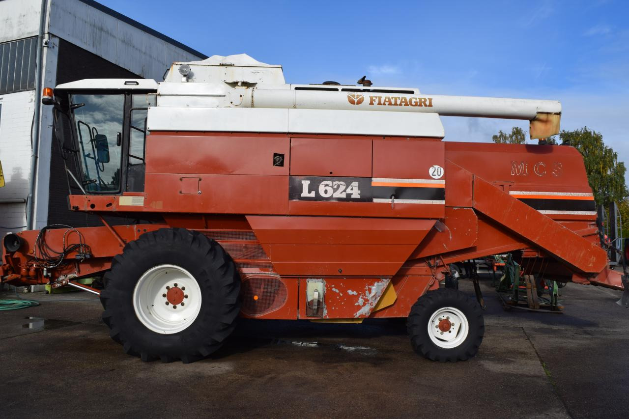 Laverda L624 - Kombajn za žetvu: slika Laverda L624 - Kombajn za žetvu Laverda L624 - Kombajn za žetvu: slika Laverda L624 - Kombajn za žetvu