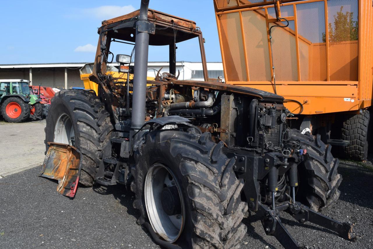 Massey Ferguson 6480 *Brandschaden* - Traktor: slika Massey Ferguson 6480 *Brandschaden* - Traktor Massey Ferguson 6480 *Brandschaden* - Traktor: slika Massey Ferguson 6480 *Brandschaden* - Traktor