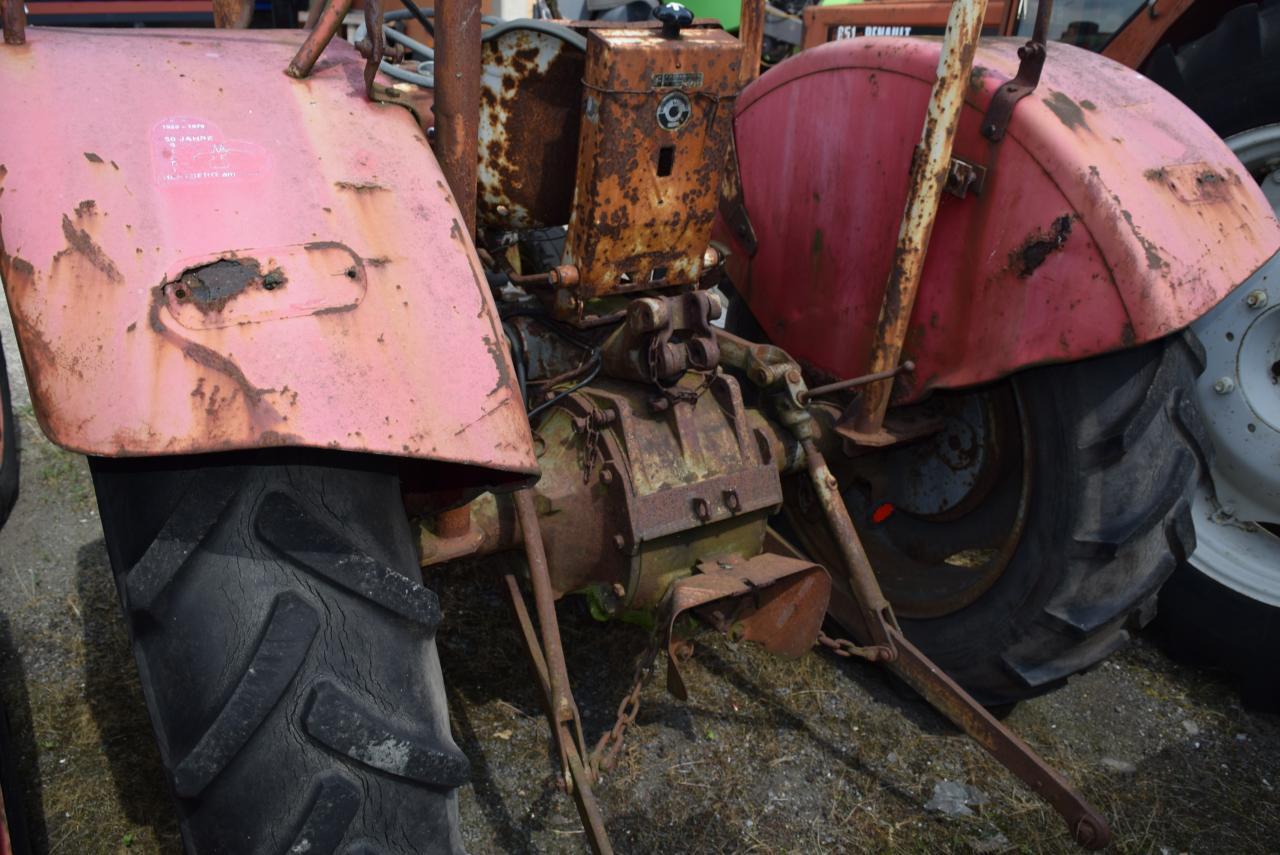 Massey Ferguson MF 35 - Traktor: slika Massey Ferguson MF 35 - Traktor Massey Ferguson MF 35 - Traktor: slika Massey Ferguson MF 35 - Traktor