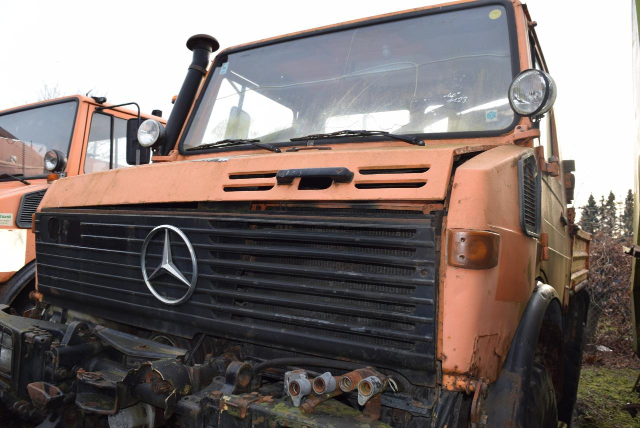 Mercedes-Benz Unimog U1200 - Traktor: slika Mercedes-Benz Unimog U1200 - Traktor Mercedes-Benz Unimog U1200 - Traktor: slika Mercedes-Benz Unimog U1200 - Traktor