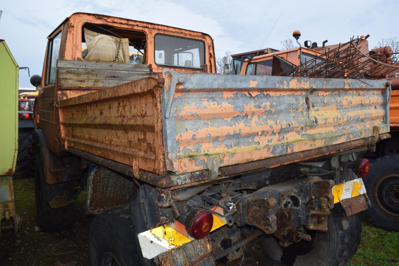Mercedes-Benz Unimog U1200 - Traktor: slika Mercedes-Benz Unimog U1200 - Traktor Mercedes-Benz Unimog U1200 - Traktor: slika Mercedes-Benz Unimog U1200 - Traktor
