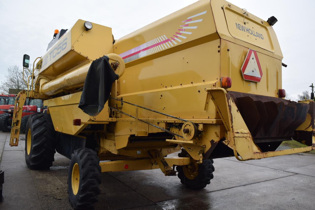 New Holland TC 56 - Kombajn za žetvu: slika New Holland TC 56 - Kombajn za žetvu New Holland TC 56 - Kombajn za žetvu: slika New Holland TC 56 - Kombajn za žetvu