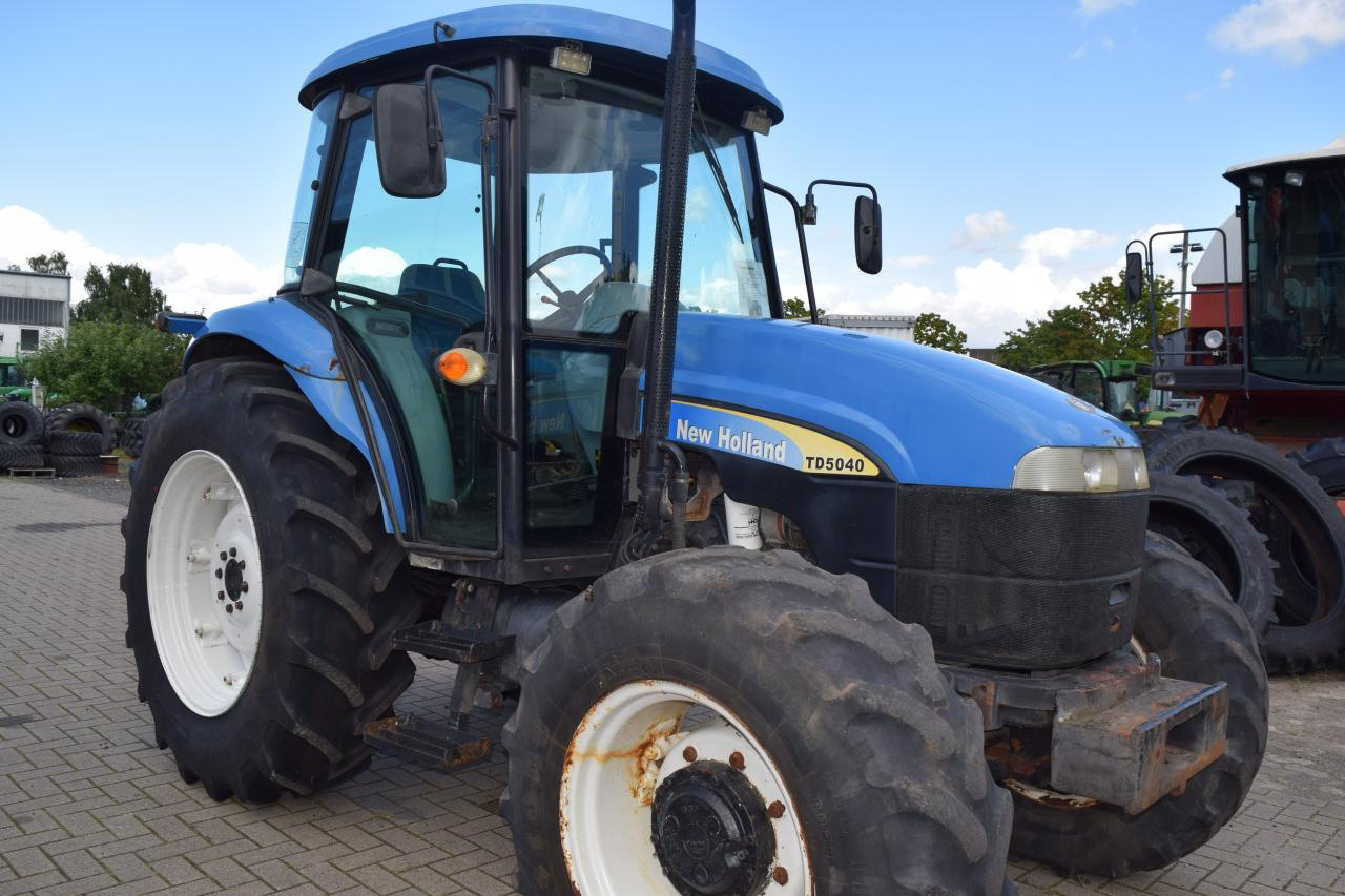New Holland TD 5040 - Traktor: slika New Holland TD 5040 - Traktor New Holland TD 5040 - Traktor: slika New Holland TD 5040 - Traktor