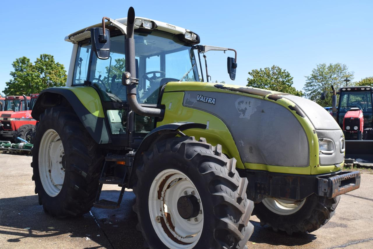 Valtra T120 - Traktor: slika Valtra T120 - Traktor Valtra T120 - Traktor: slika Valtra T120 - Traktor