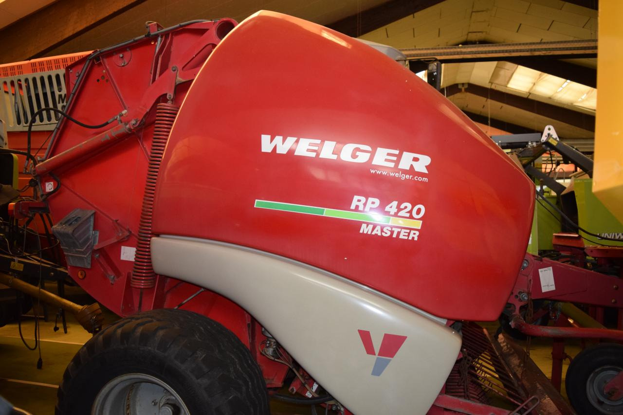 Welger RP 420 Master - Rolo balirka: slika Welger RP 420 Master - Rolo balirka Welger RP 420 Master - Rolo balirka: slika Welger RP 420 Master - Rolo balirka