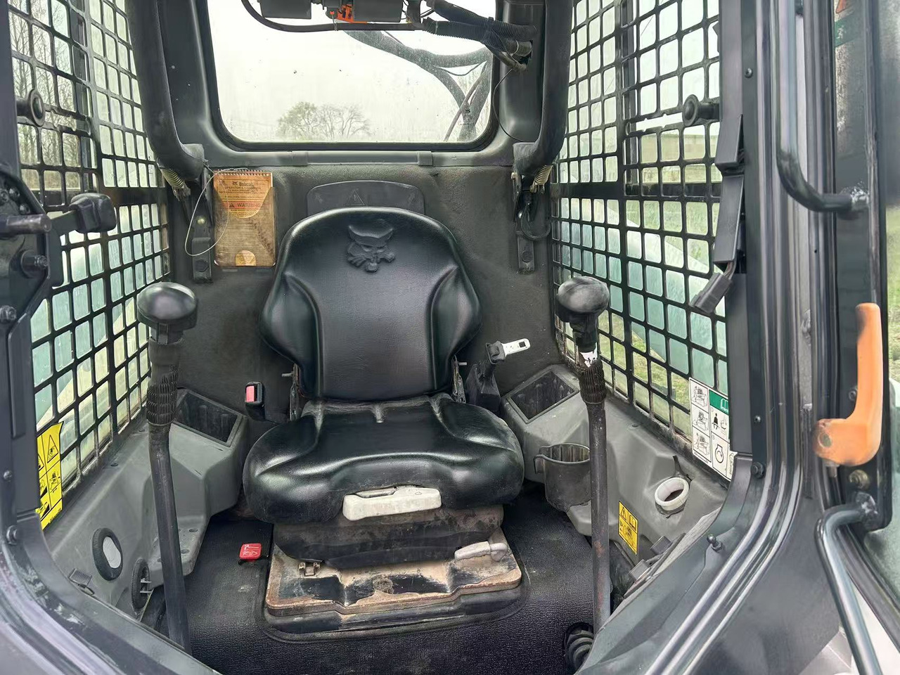 BOBCAT S550 - Mini utovarivač: slika BOBCAT S550 - Mini utovarivač BOBCAT S550 - Mini utovarivač: slika BOBCAT S550 - Mini utovarivač