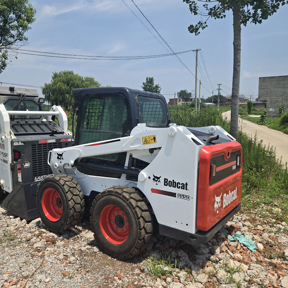 BOBCAT S550 - Mini utovarivač: slika BOBCAT S550 - Mini utovarivač BOBCAT S550 - Mini utovarivač: slika BOBCAT S550 - Mini utovarivač