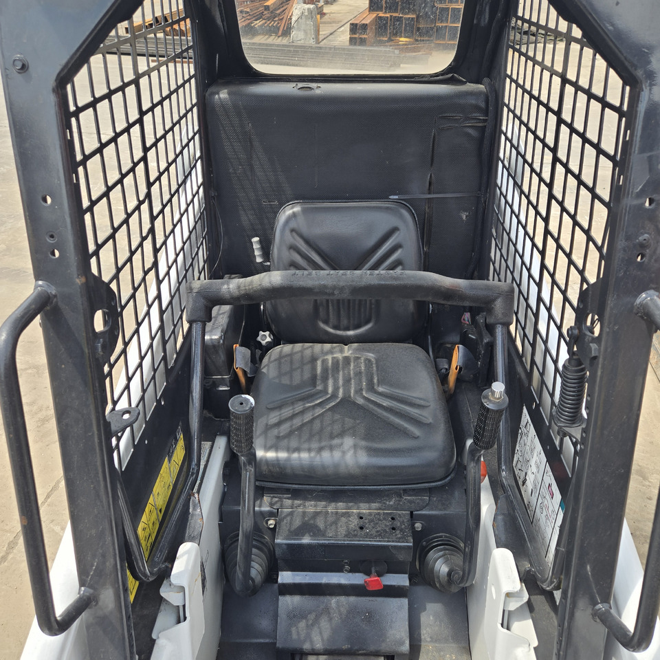 BOBCAT S70 - Mini utovarivač: slika BOBCAT S70 - Mini utovarivač BOBCAT S70 - Mini utovarivač: slika BOBCAT S70 - Mini utovarivač