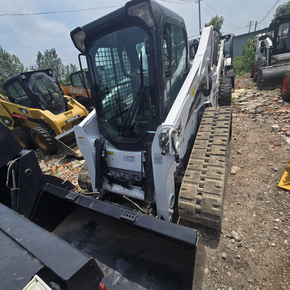 BOBCAT T770 - Mini utovarivač: slika BOBCAT T770 - Mini utovarivač BOBCAT T770 - Mini utovarivač: slika BOBCAT T770 - Mini utovarivač