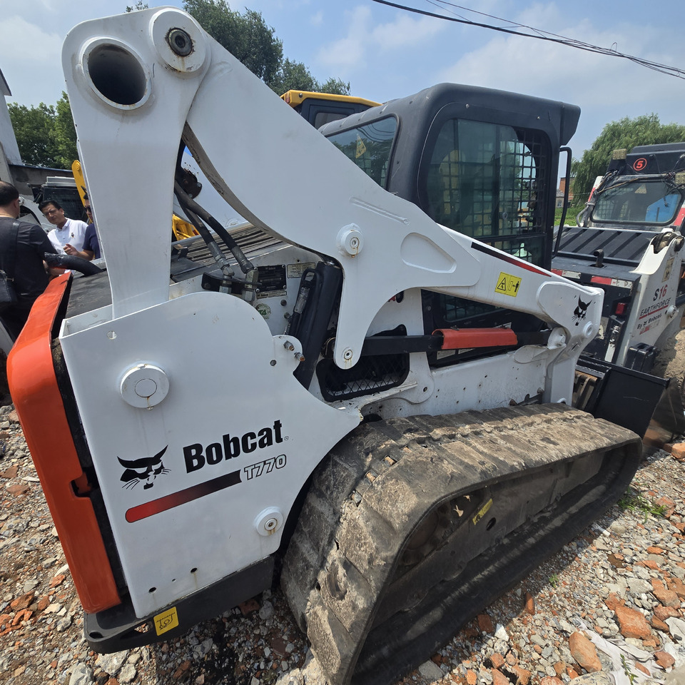 BOBCAT T770 - Mini utovarivač: slika BOBCAT T770 - Mini utovarivač BOBCAT T770 - Mini utovarivač: slika BOBCAT T770 - Mini utovarivač