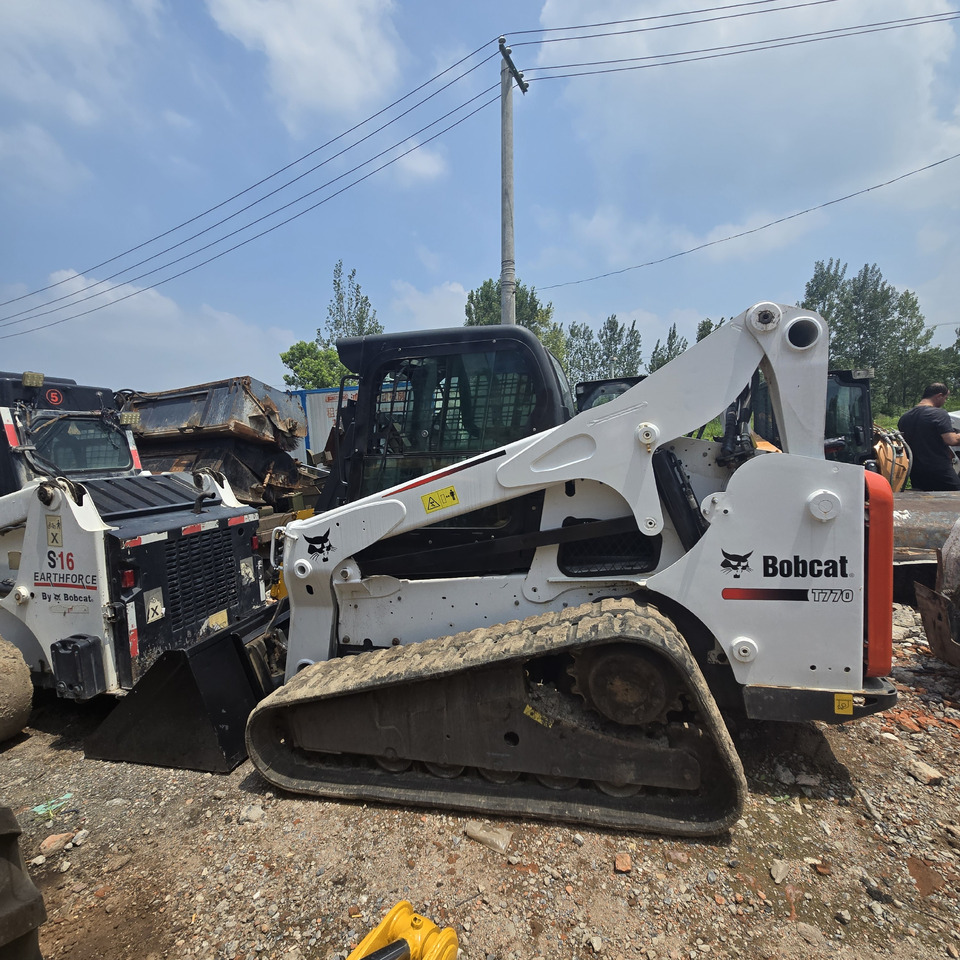 BOBCAT T770 - Mini utovarivač: slika BOBCAT T770 - Mini utovarivač BOBCAT T770 - Mini utovarivač: slika BOBCAT T770 - Mini utovarivač