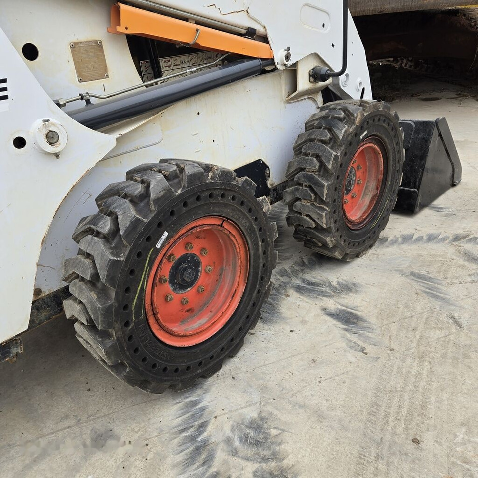 Bobcat S16 - Mini utovarivač: slika Bobcat S16 - Mini utovarivač Bobcat S16 - Mini utovarivač: slika Bobcat S16 - Mini utovarivač