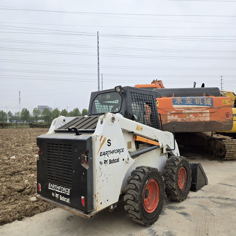 Bobcat S16 - Mini utovarivač: slika Bobcat S16 - Mini utovarivač Bobcat S16 - Mini utovarivač: slika Bobcat S16 - Mini utovarivač