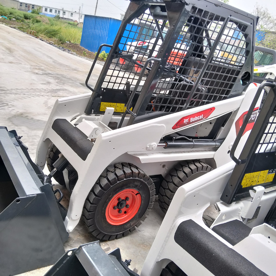 Bobcat S70 - Mini utovarivač: slika Bobcat S70 - Mini utovarivač Bobcat S70 - Mini utovarivač: slika Bobcat S70 - Mini utovarivač
