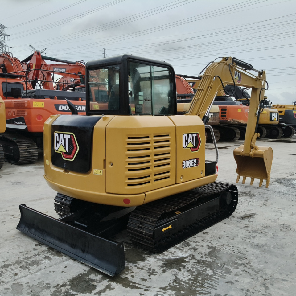 CAT 306E - Mini bager: slika CAT 306E - Mini bager CAT 306E - Mini bager: slika CAT 306E - Mini bager