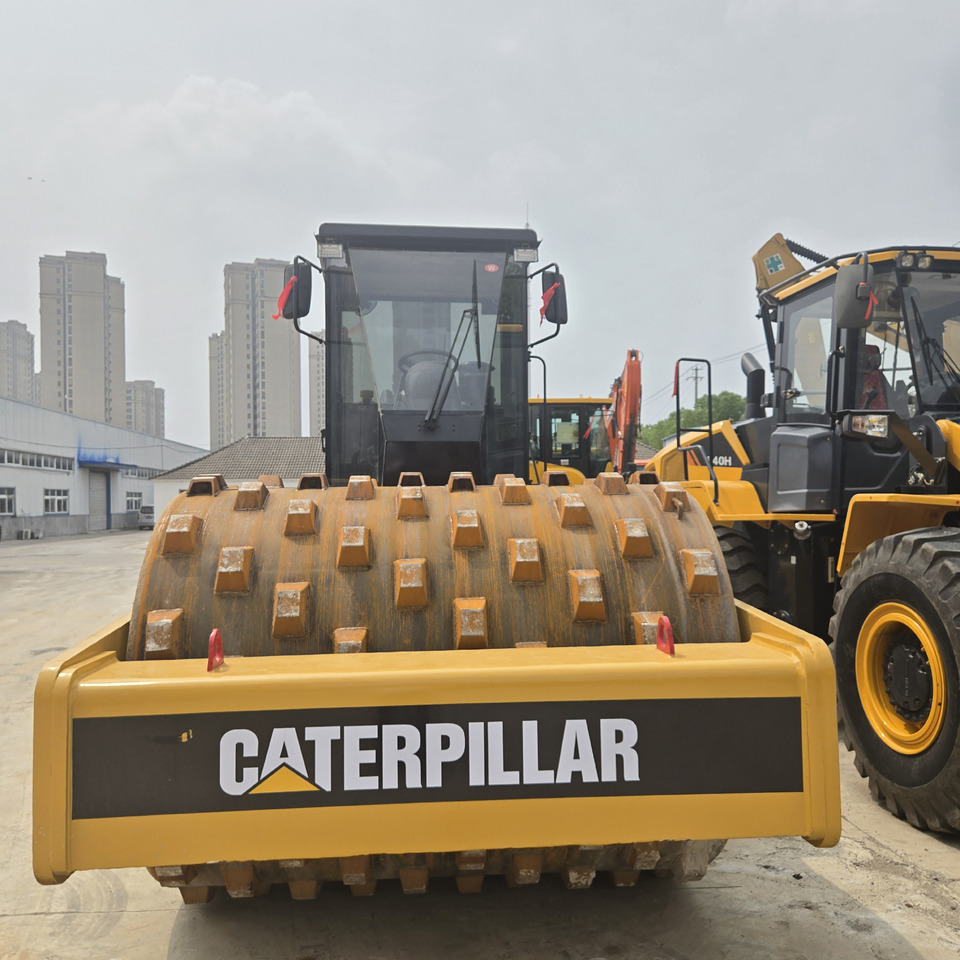 CAT CS683E - Kompaktor: slika CAT CS683E - Kompaktor CAT CS683E - Kompaktor: slika CAT CS683E - Kompaktor