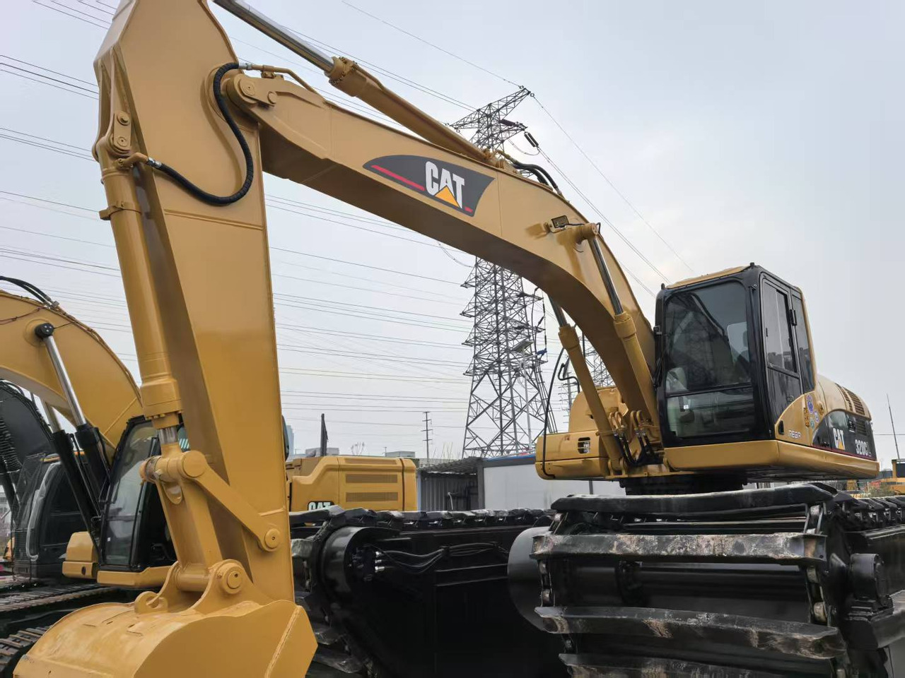 CATERPILLAR 320C boat excavator - Bager amfibija: slika CATERPILLAR 320C boat excavator - Bager amfibija CATERPILLAR 320C boat excavator - Bager amfibija: slika CATERPILLAR 320C boat excavator - Bager amfibija