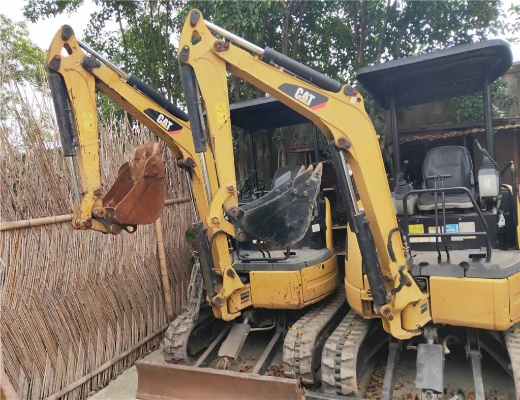 Mini bager Caterpillar 302C: slika Mini bager Caterpillar 302C Mini bager Caterpillar 302C: slika Mini bager Caterpillar 302C