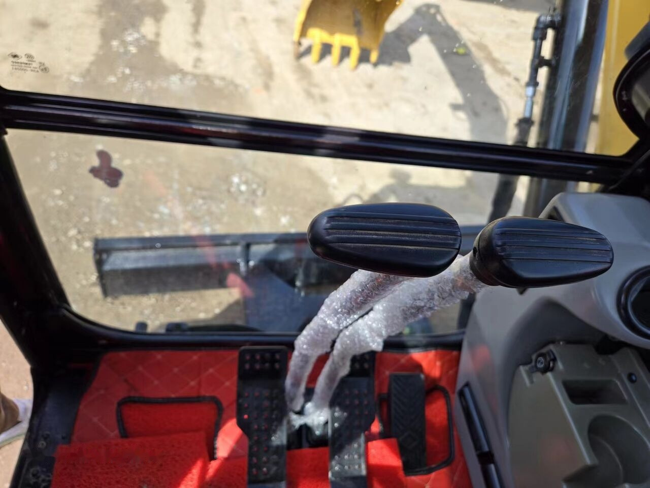 Caterpillar 305.5E - Mini bager: slika Caterpillar 305.5E - Mini bager Caterpillar 305.5E - Mini bager: slika Caterpillar 305.5E - Mini bager