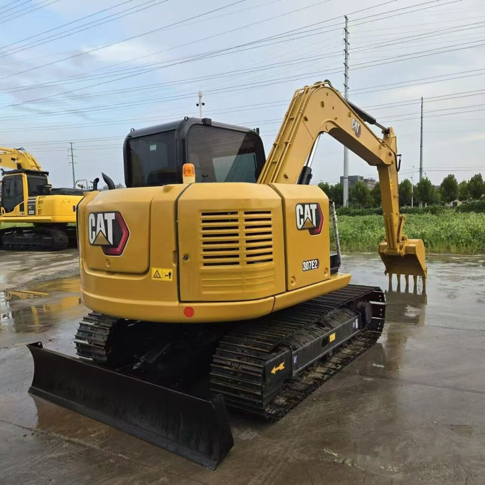 Bager gusjeničar Caterpillar 307E2: slika Bager gusjeničar Caterpillar 307E2