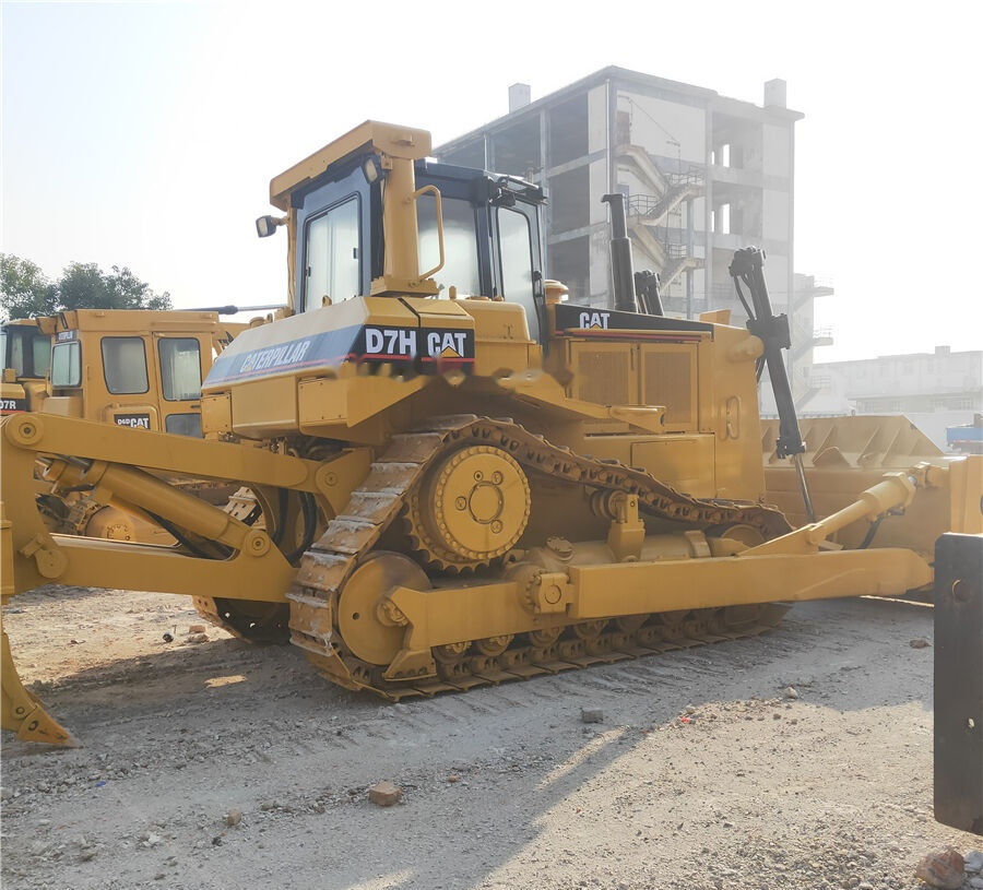 Caterpillar D7H - Buldožer: slika Caterpillar D7H - Buldožer Caterpillar D7H - Buldožer: slika Caterpillar D7H - Buldožer