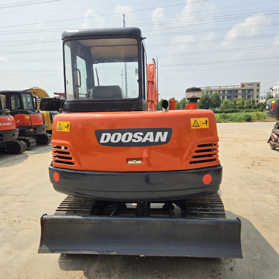 DOOSAN DH55 - Mini bager: slika DOOSAN DH55 - Mini bager DOOSAN DH55 - Mini bager: slika DOOSAN DH55 - Mini bager