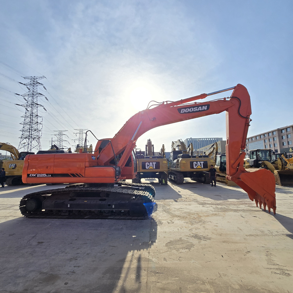 DOOSAN DX225LCA - Bager gusjeničar: slika DOOSAN DX225LCA - Bager gusjeničar DOOSAN DX225LCA - Bager gusjeničar: slika DOOSAN DX225LCA - Bager gusjeničar