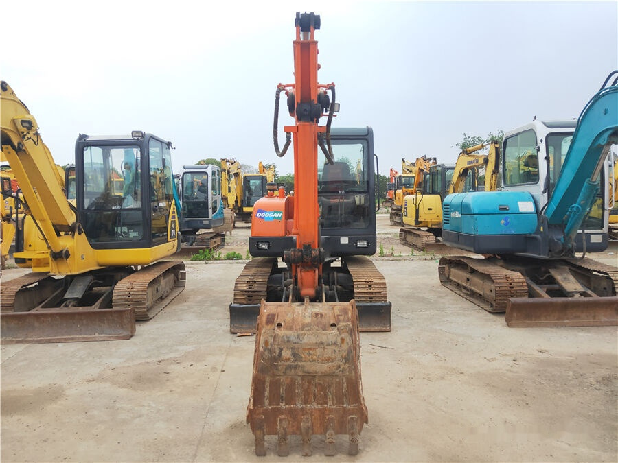 Mini bager Doosan DH55-V: slika Mini bager Doosan DH55-V