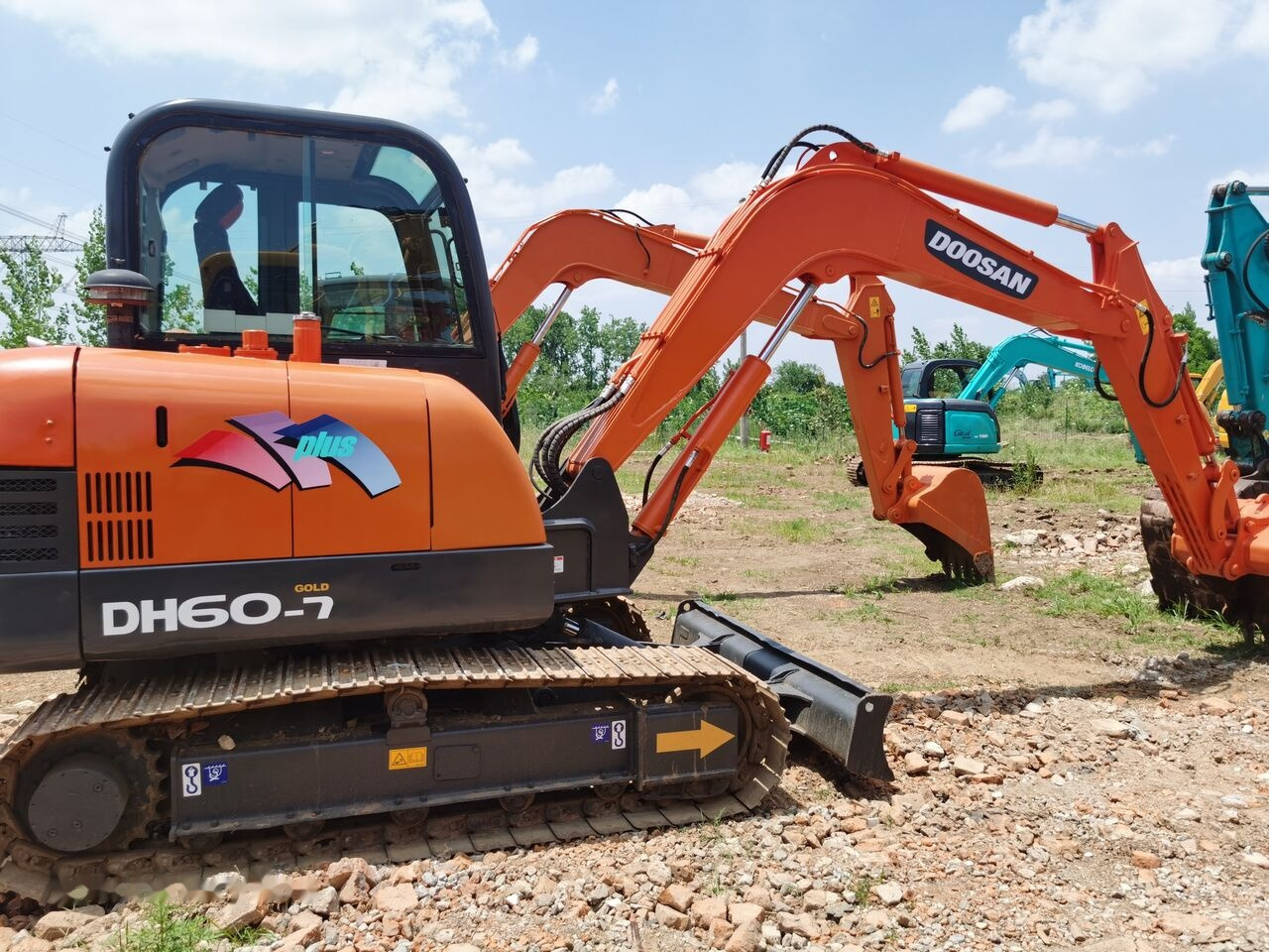 Doosan DH60-7 - Mini bager: slika Doosan DH60-7 - Mini bager Doosan DH60-7 - Mini bager: slika Doosan DH60-7 - Mini bager