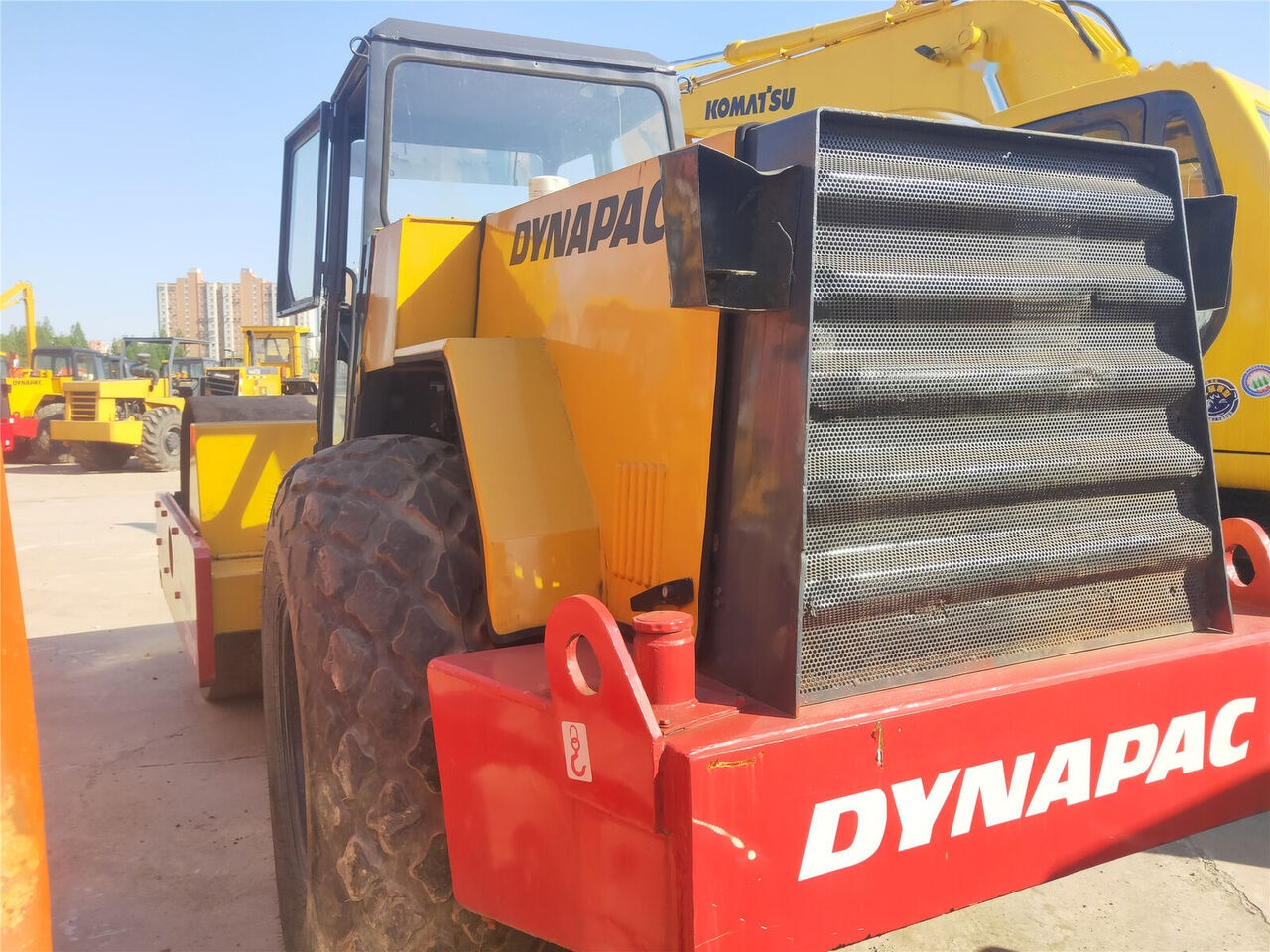 Dynapac CA251D - Cestovni valjak: slika Dynapac CA251D - Cestovni valjak Dynapac CA251D - Cestovni valjak: slika Dynapac CA251D - Cestovni valjak