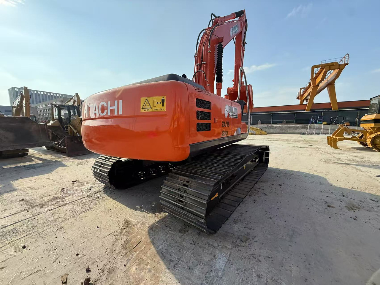 HITACHI ZX210 - Bager gusjeničar: slika HITACHI ZX210 - Bager gusjeničar HITACHI ZX210 - Bager gusjeničar: slika HITACHI ZX210 - Bager gusjeničar
