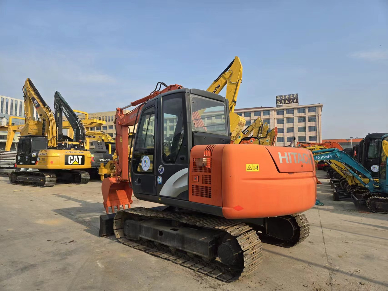 HITACHI ZX60 - Mini bager: slika HITACHI ZX60 - Mini bager HITACHI ZX60 - Mini bager: slika HITACHI ZX60 - Mini bager