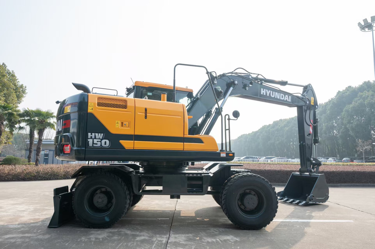 HYUNDAI HW150 - Bager na kotačima: slika HYUNDAI HW150 - Bager na kotačima HYUNDAI HW150 - Bager na kotačima: slika HYUNDAI HW150 - Bager na kotačima