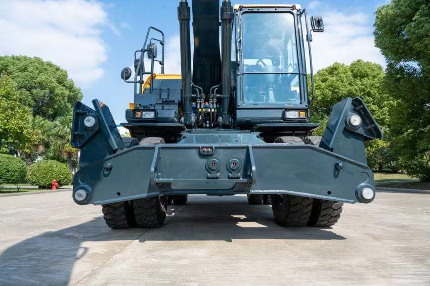 HYUNDAI HW210 - Bager na kotačima: slika HYUNDAI HW210 - Bager na kotačima HYUNDAI HW210 - Bager na kotačima: slika HYUNDAI HW210 - Bager na kotačima