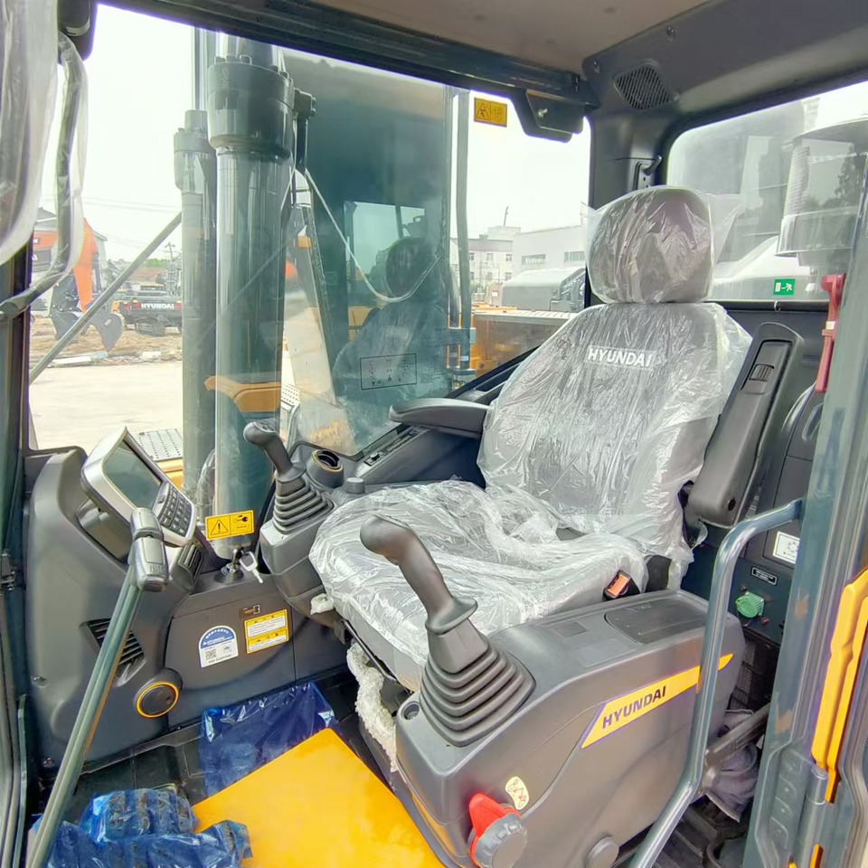 HYUNDAI HX220L - Bager gusjeničar: slika HYUNDAI HX220L - Bager gusjeničar HYUNDAI HX220L - Bager gusjeničar: slika HYUNDAI HX220L - Bager gusjeničar