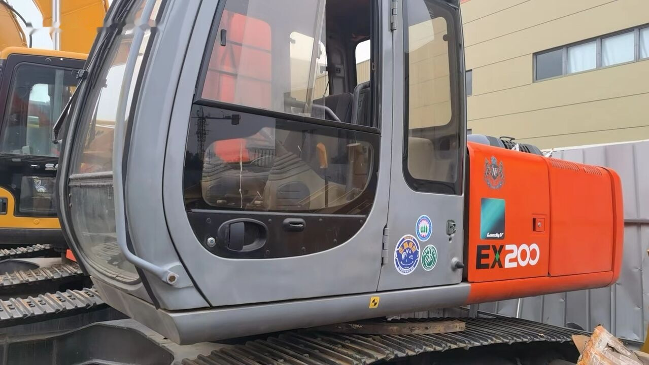 Hitachi EX200 - Bager gusjeničar: slika Hitachi EX200 - Bager gusjeničar Hitachi EX200 - Bager gusjeničar: slika Hitachi EX200 - Bager gusjeničar
