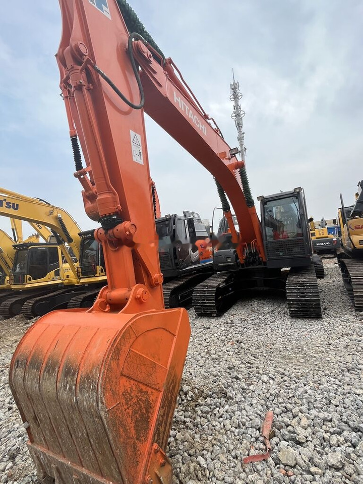Hitachi ZX200 - Bager gusjeničar: slika Hitachi ZX200 - Bager gusjeničar Hitachi ZX200 - Bager gusjeničar: slika Hitachi ZX200 - Bager gusjeničar