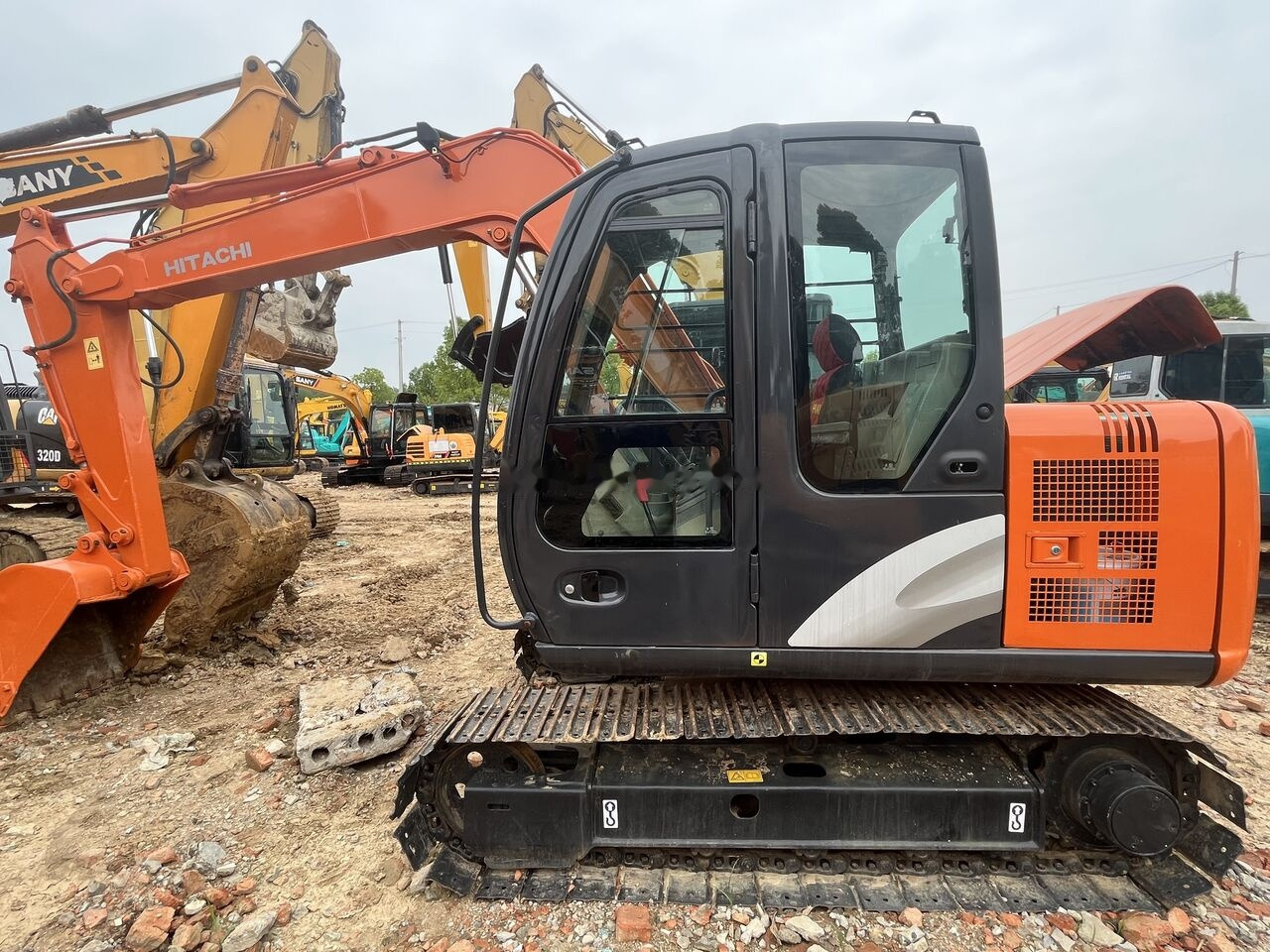 Hitachi ZX70 - Mini bager: slika Hitachi ZX70 - Mini bager Hitachi ZX70 - Mini bager: slika Hitachi ZX70 - Mini bager