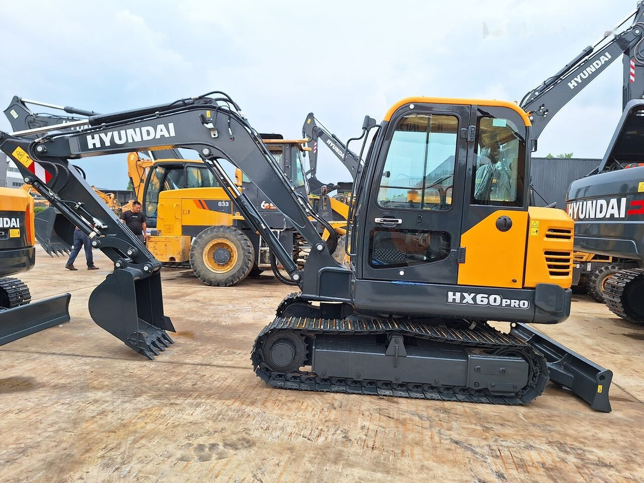 Novi Mini bager Hyundai HX60 PRO New machine: slika Novi Mini bager Hyundai HX60 PRO New machine