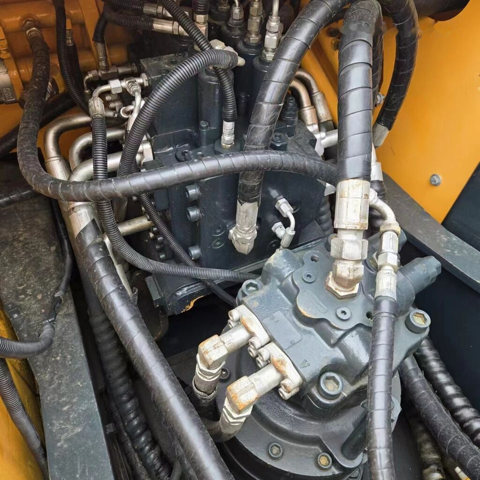 Zakup Hyundai R210-9S Hyundai R210-9S: slika Zakup Hyundai R210-9S Hyundai R210-9S